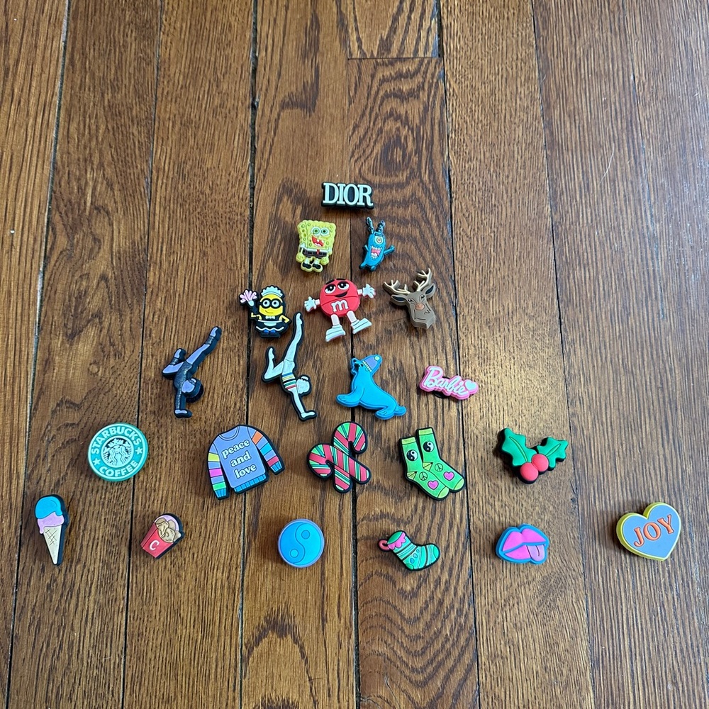 21 Pieces Croc Charms